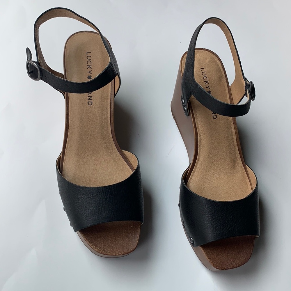 NWOT LUCKY BRAND Wedge Sandal Stud Accents